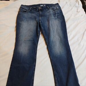 Lee Women's Bootcut Jeans in Medium Blue Faded Wash